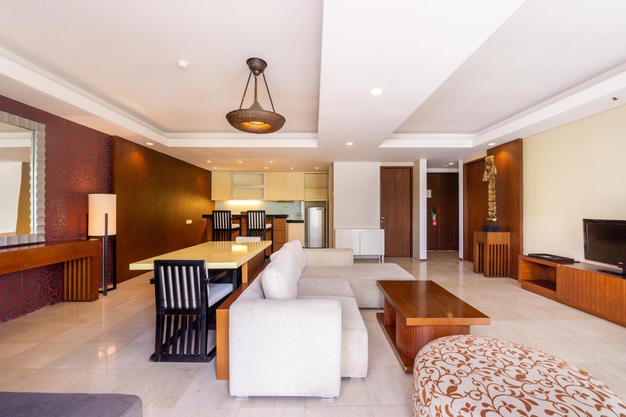Le Grande Bali Ξενοδοχείο Uluwatu Εξωτερικό φωτογραφία A suite at the hotel